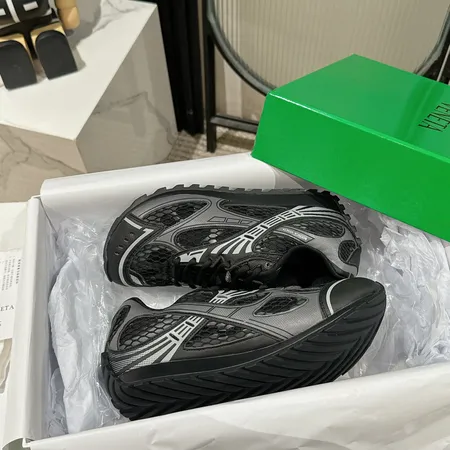 ボッテガ ヴェネタ カジュアルシューズ