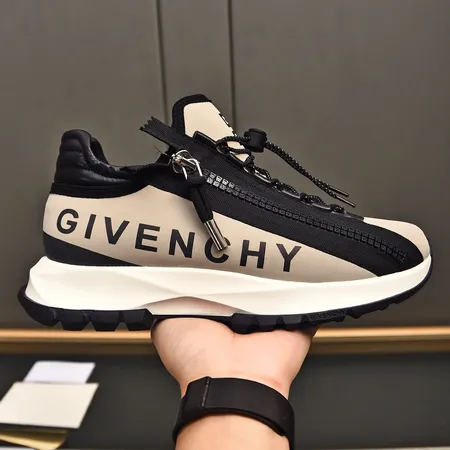 ジバンシィ スニーカー