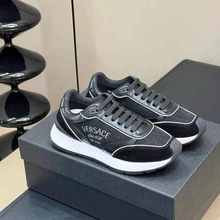 ヴェルサーチ スニーカー