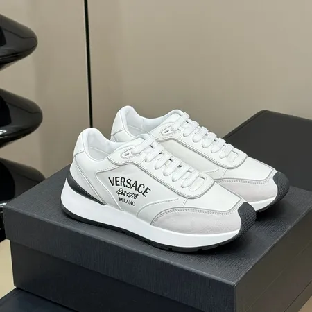 ヴェルサーチ スニーカー