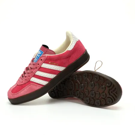 アディダス スニーカー