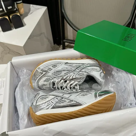 ボッテガ ヴェネタ カジュアルシューズ