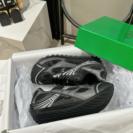 ボッテガ ヴェネタ カジュアルシューズ