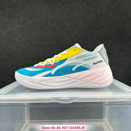 プーマ スニーカー