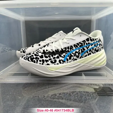 プーマ スニーカー