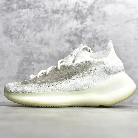 アディダス スニーカー