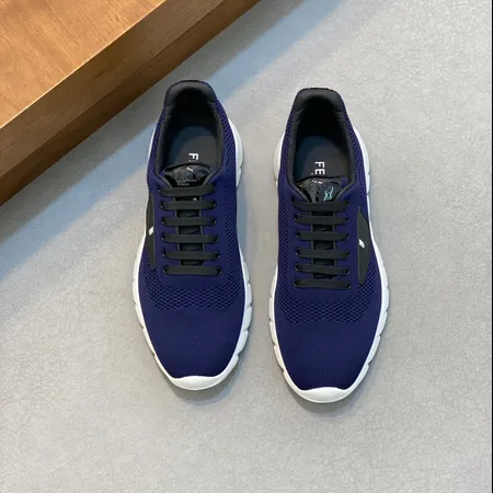 フェンディ カジュアルシューズ