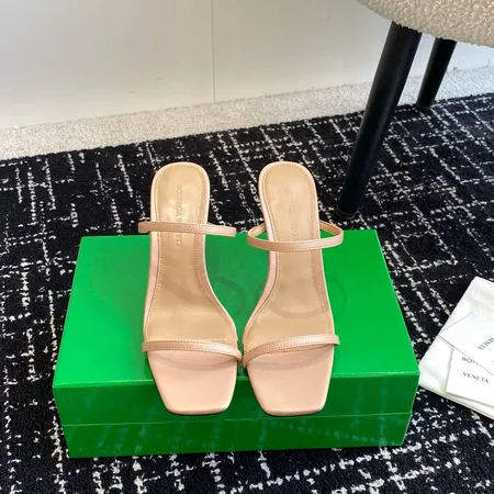 ボッテガ ヴェネタ サンダル