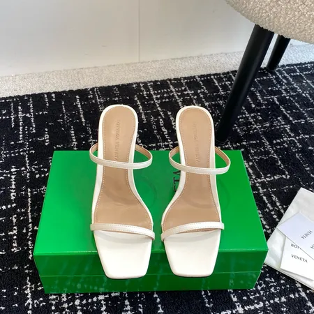 ボッテガ ヴェネタ サンダル