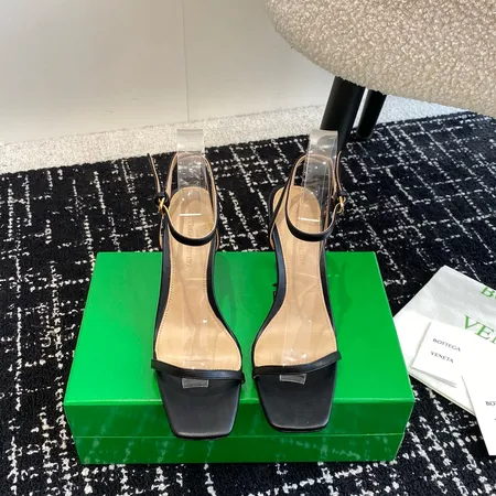 ボッテガ ヴェネタ サンダル