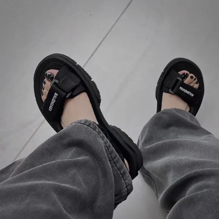 バレンシアガ サンダル