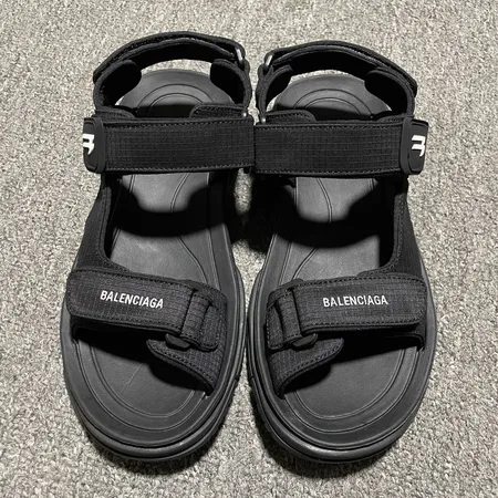 バレンシアガ サンダル
