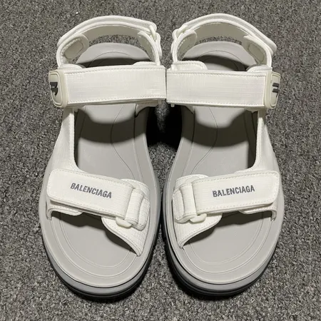 バレンシアガ サンダル