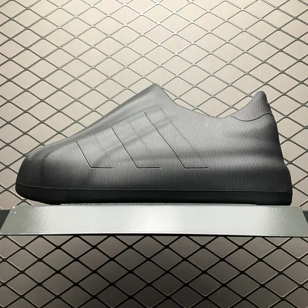 アディダス カジュアルシューズ