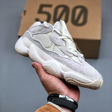 アディダス スニーカー