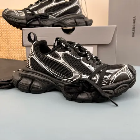 バレンシアガ スニーカー