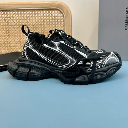 バレンシアガ スニーカー