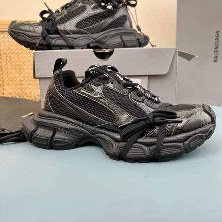 バレンシアガ スニーカー