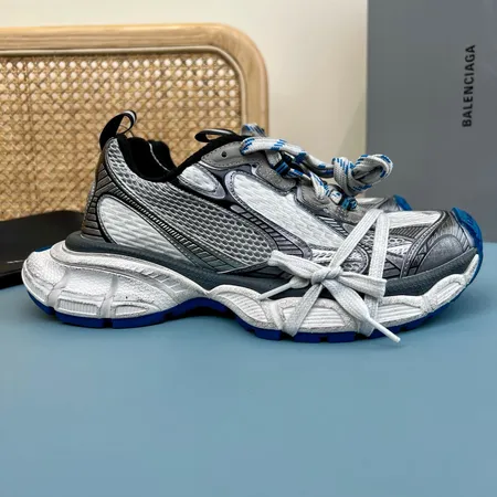 バレンシアガ スニーカー