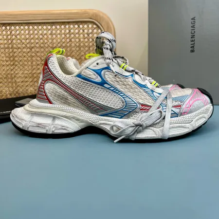 バレンシアガ スニーカー