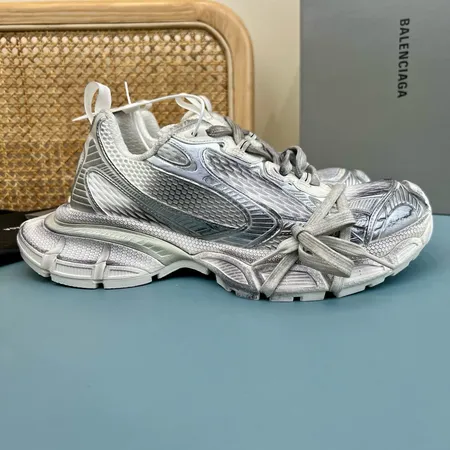 バレンシアガ スニーカー