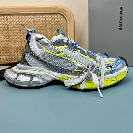 バレンシアガ スニーカー