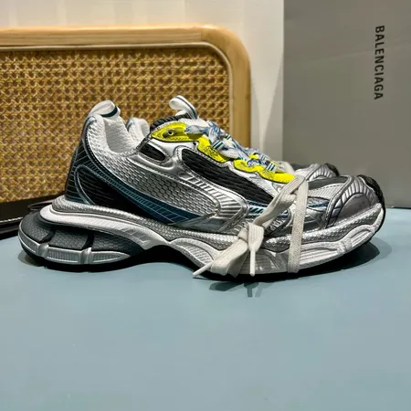 バレンシアガ スニーカー