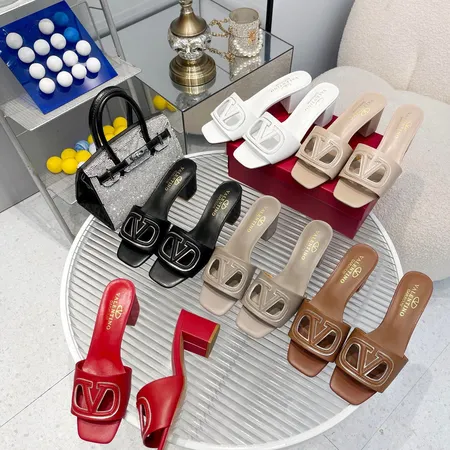 ヴァレンティノ スリッパ