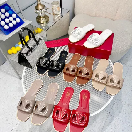 ヴァレンティノ スリッパ