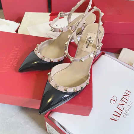 ヴァレンティノ サンダル