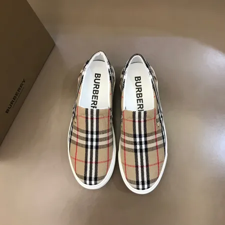 バーバリー ス カジュアルシューズ