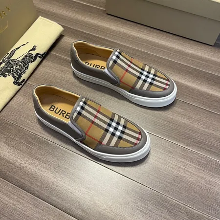 バーバリー ス カジュアルシューズ