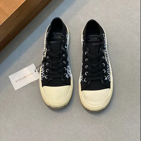 バレンシアガ カジュアルシューズ