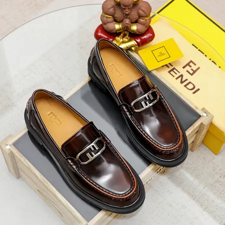 フェンディ ビジネスシューズ