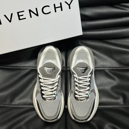 ジバンシィ スニーカー