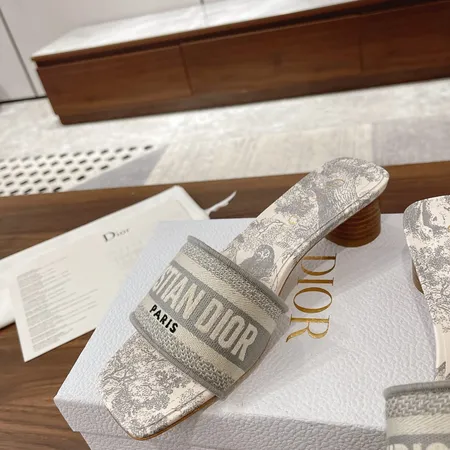 ディオール スリッパ