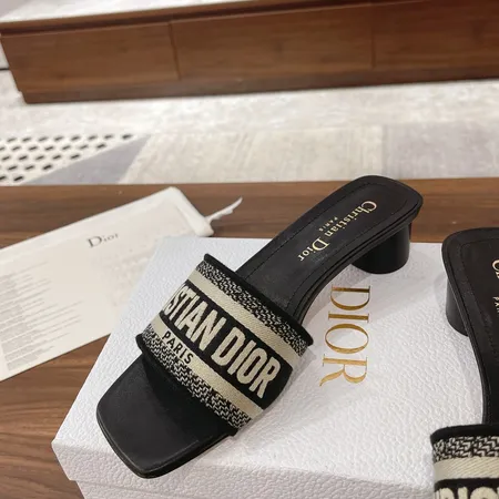 ディオール スリッパ