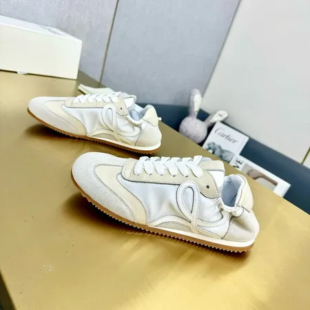 ロエベ スニーカー