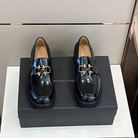 ボッテガ ヴェネタ ビジネスシューズ