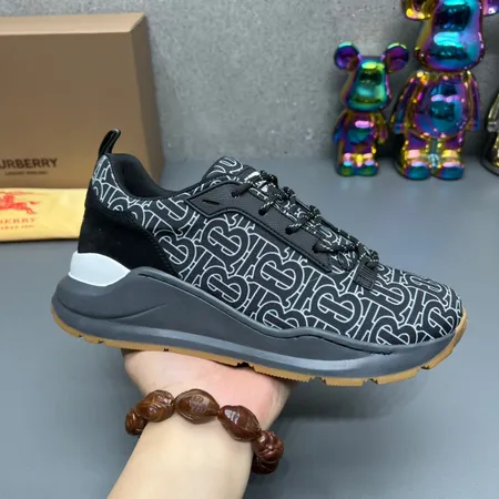 バーバリー ス スニーカー