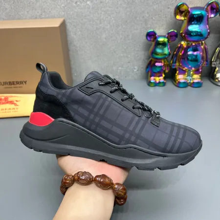 バーバリー ス スニーカー