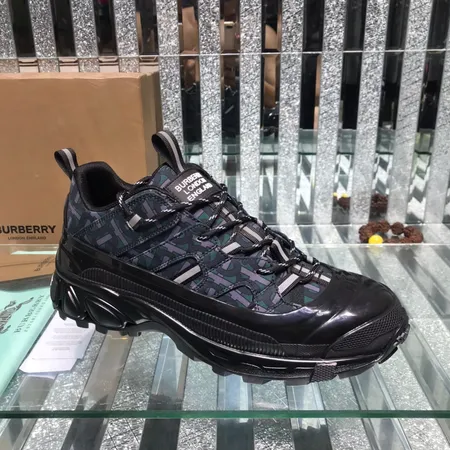 バーバリー ス スニーカー