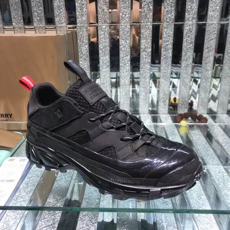 バーバリー ス スニーカー