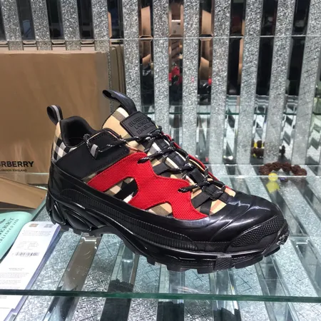 バーバリー ス スニーカー