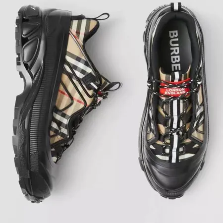 バーバリー ス スニーカー