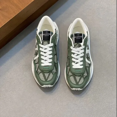 ヴァレンティノ スニーカー