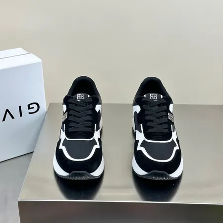 ジバンシィ スニーカー