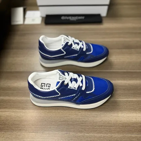 ジバンシィ スニーカー