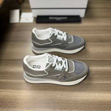 ジバンシィ スニーカー