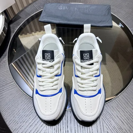 ジバンシィ スニーカー